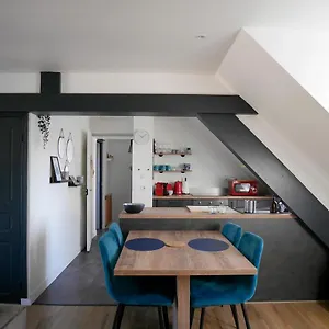 Apartment Clint House - 